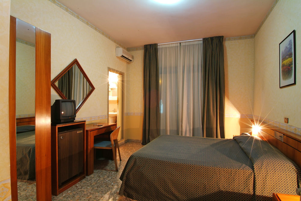 Hotel Ristorante La Campagnola Кассино Экстерьер фото