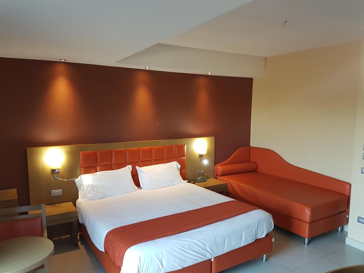 Hotel Ristorante La Campagnola Кассино Экстерьер фото