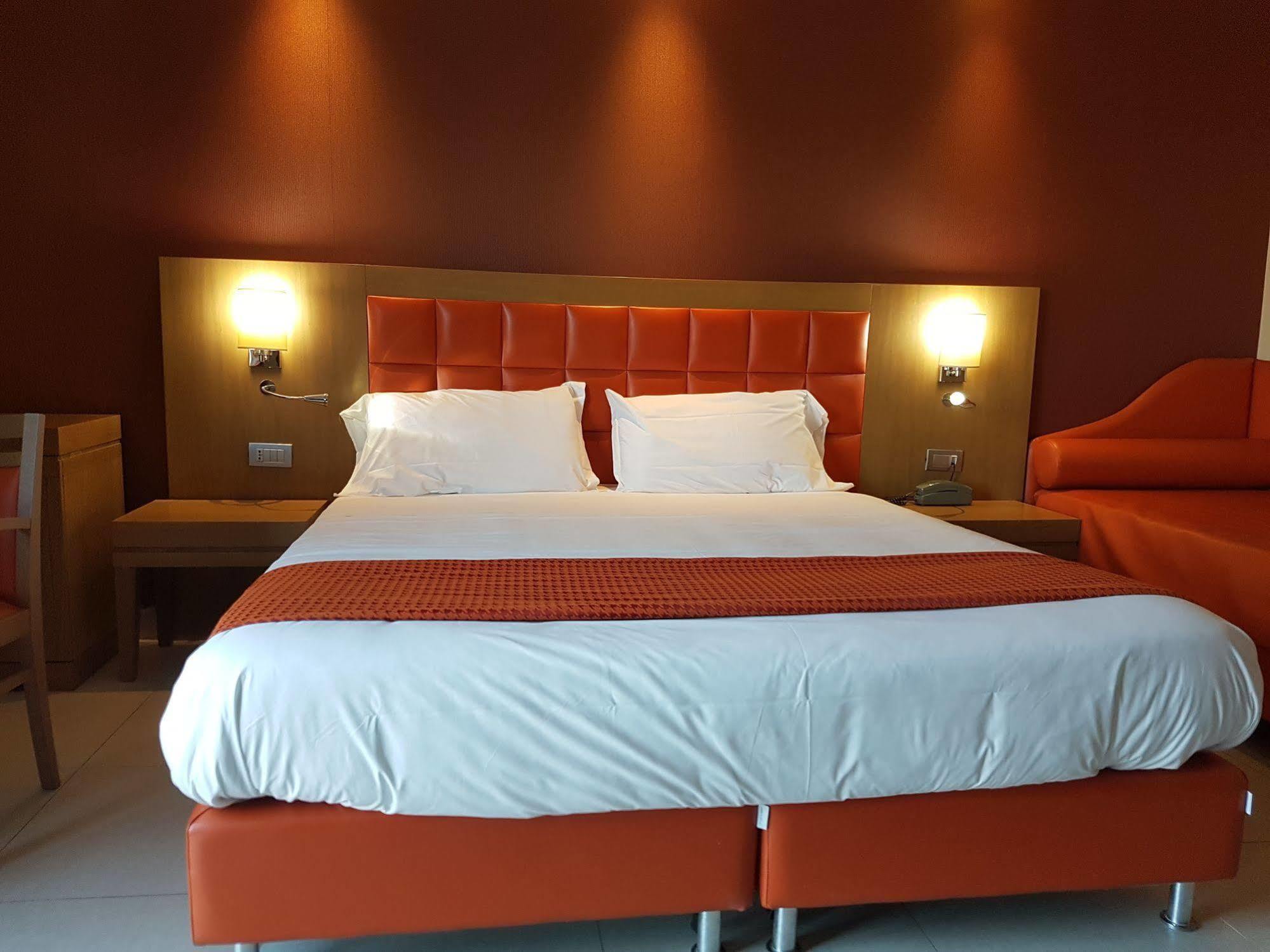 Hotel Ristorante La Campagnola Кассино Экстерьер фото