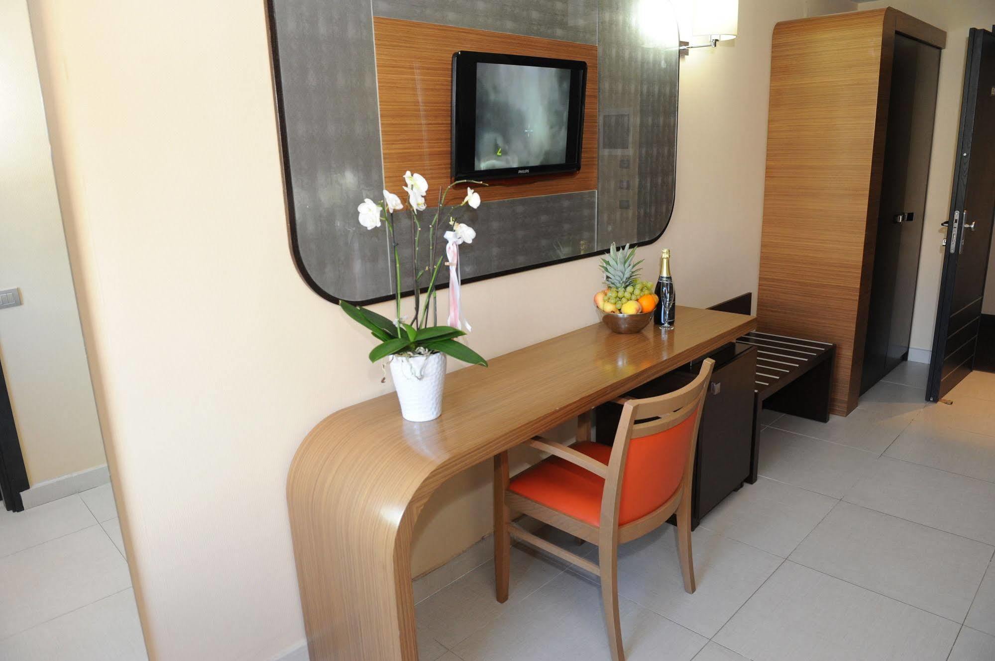Hotel Ristorante La Campagnola Кассино Экстерьер фото